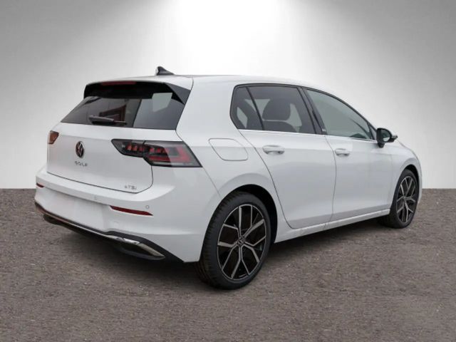 Volkswagen Golf 1.5 eTSI DSG