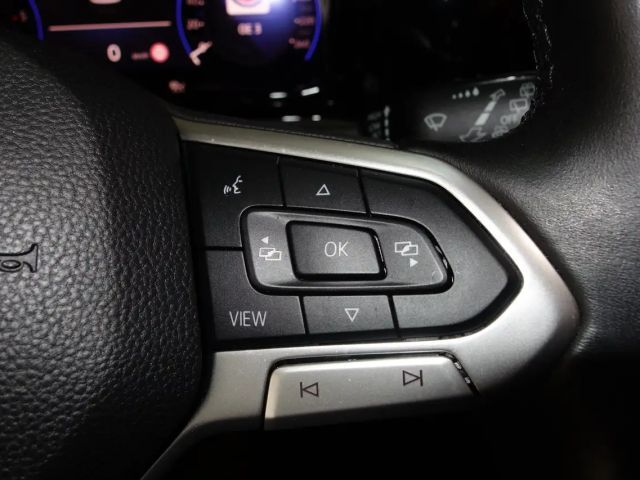 Volkswagen Golf Life Variant