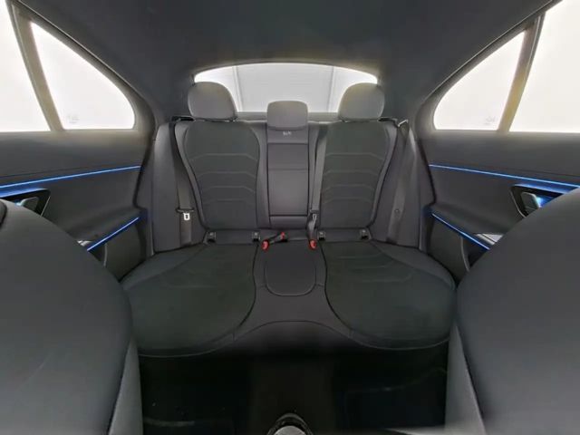 Mercedes-Benz E 200 AMG Line Sedan