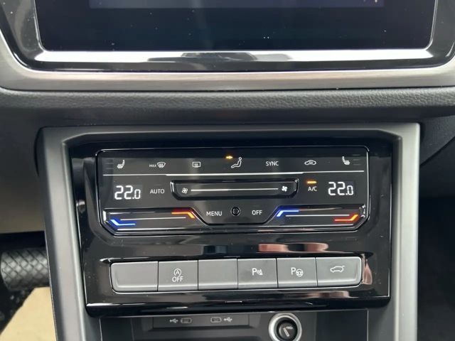 Volkswagen Touran 1.5 TSI DSG R-Line