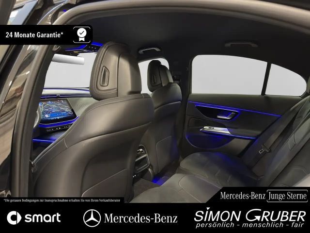 Mercedes-Benz E 220 AMG Line E 220 d Sedan