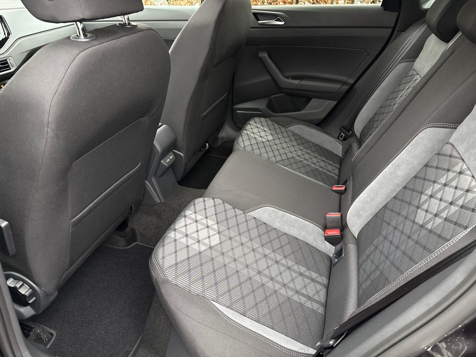 Volkswagen Polo 1.0 TSI DSG R-Line