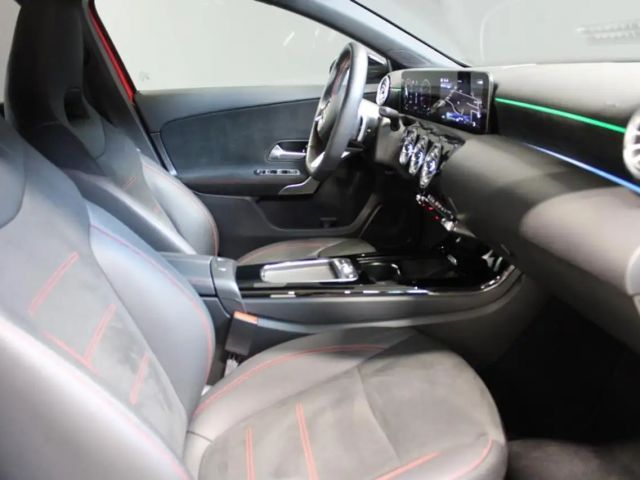 Mercedes-Benz A 180 AMG Line