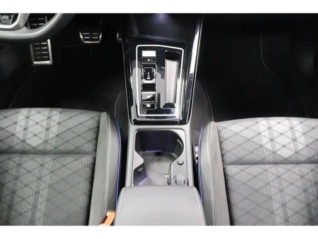 Volkswagen Golf 2.0 TDI DSG Golf VIII R-Line