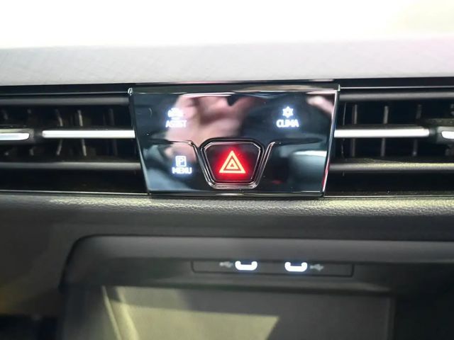 Volkswagen Golf Life Variant