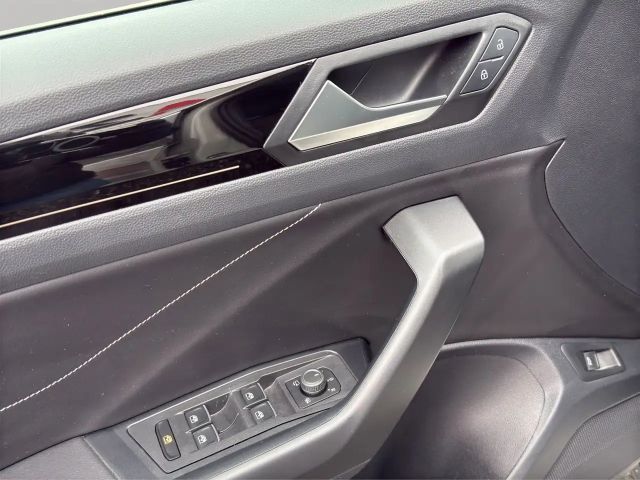 Volkswagen T-Roc 1.5 TSI DSG R-Line