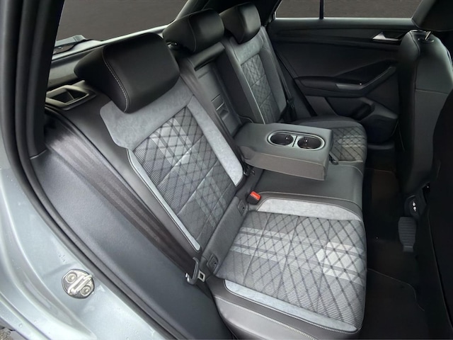 Volkswagen T-Roc 1.5 TSI DSG R-Line