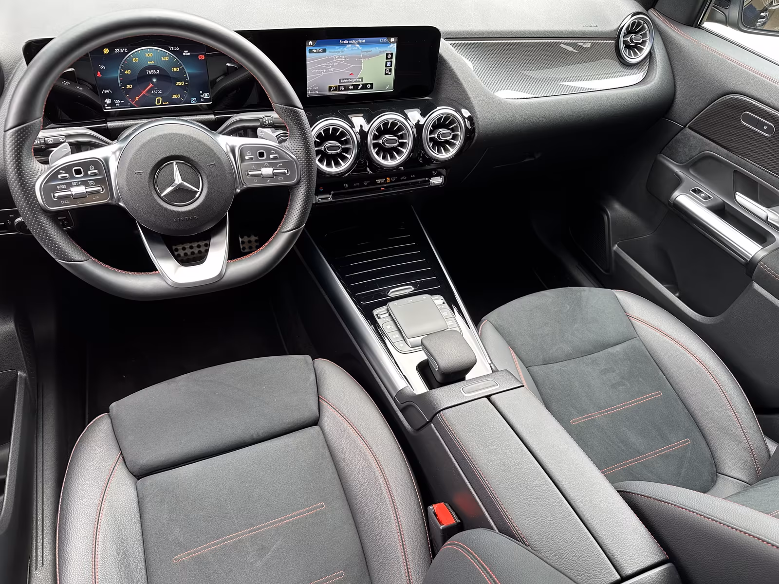 Mercedes-Benz GLA 220 4MATIC AMG Line GLA 220 d