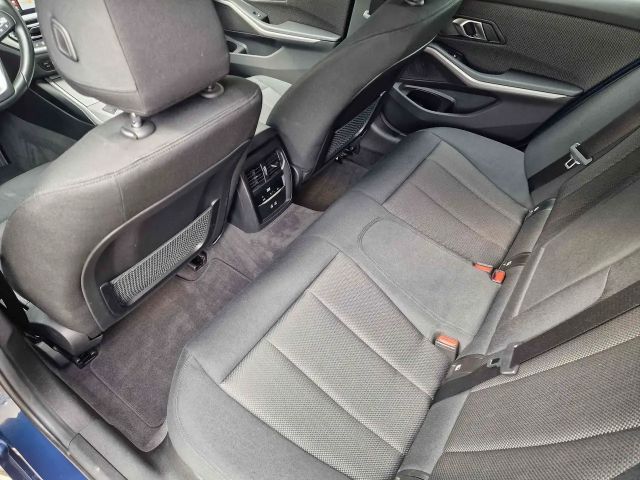 BMW 320 320d Advantage pakket