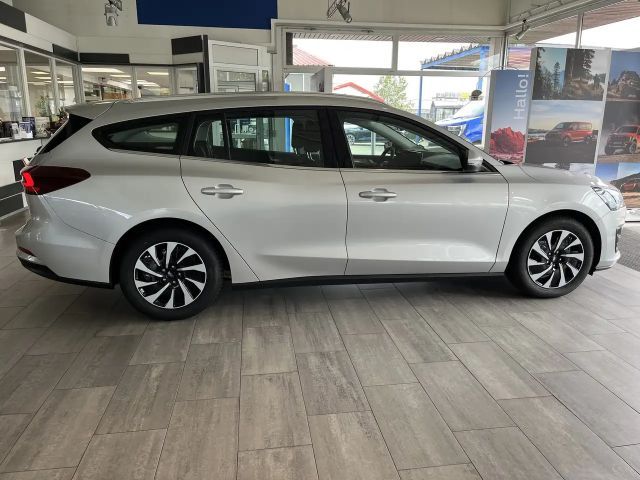 Ford Focus Titanium Wagon