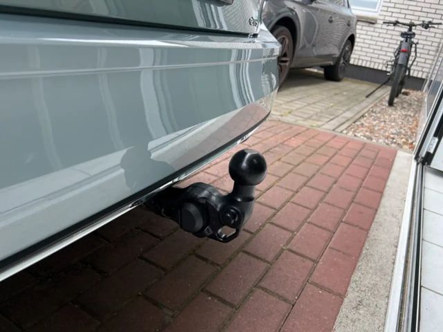 Volkswagen Golf Style Variant