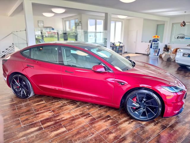 Tesla Model 3 Performance