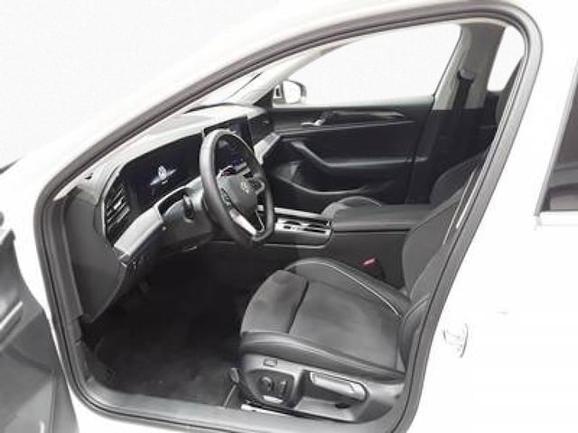 Volkswagen Passat 1.5 eTSI Business DSG Variant