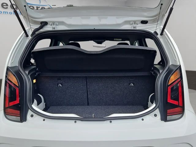 Volkswagen up! Active