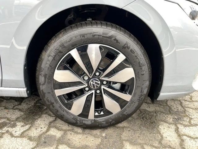 Volkswagen Golf 1.5 eTSI DSG