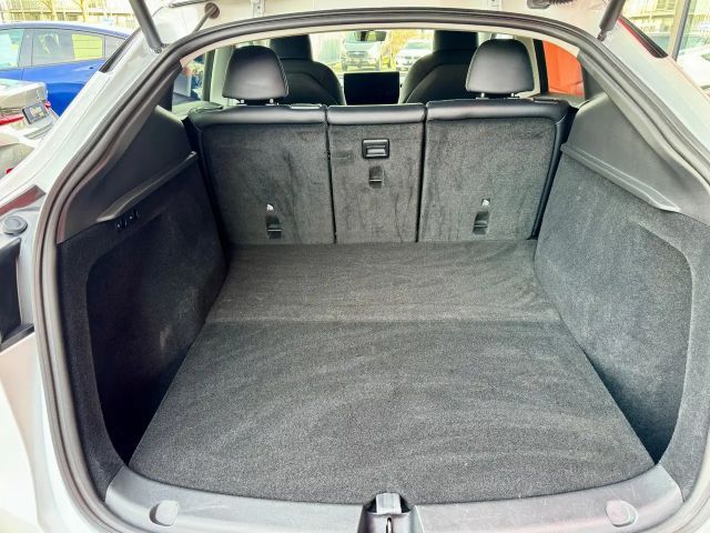 Tesla Model Y AWD Long Range