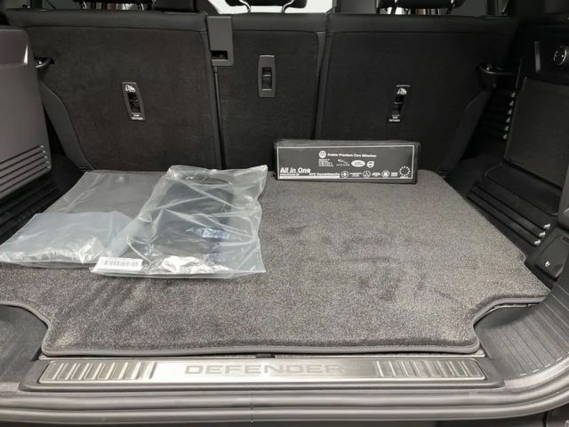 Land Rover Defender 110