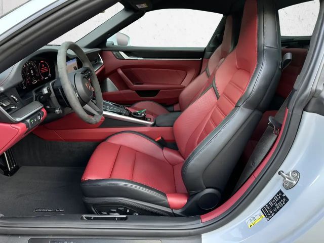 Porsche 992 4 Cabrio GTS Targa