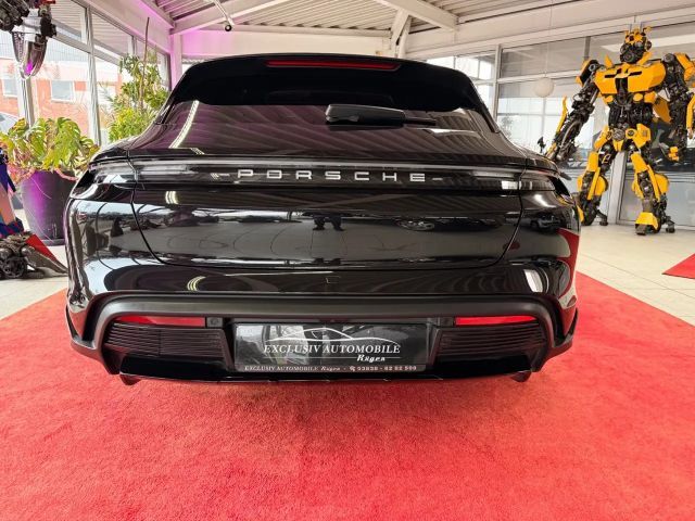 Porsche Taycan 4 Cross Turismo
