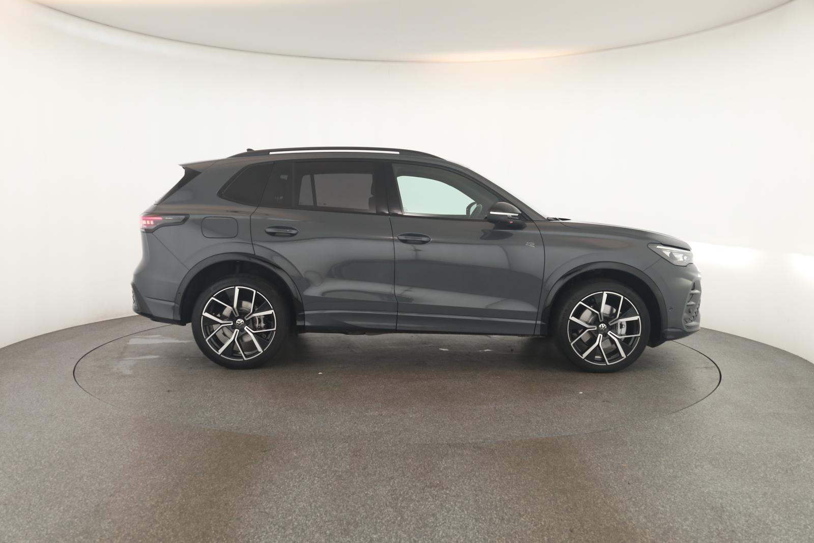 Volkswagen Tiguan 2.0 TSI DSG IQ.Drive R-Line