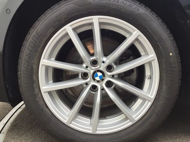 BMW 320 320i Sedan xDrive