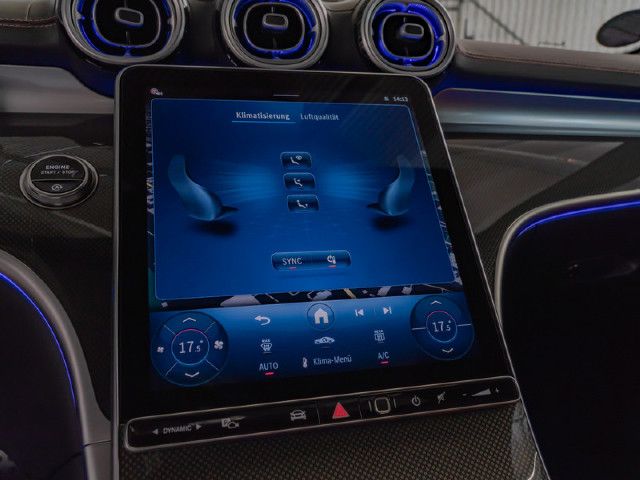 Mercedes-Benz C 200 AMG Line Sedan