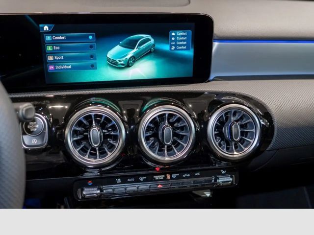 Mercedes-Benz A 200 Hatchback