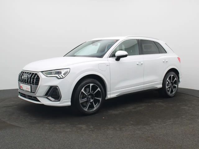 Audi Q3 S-Line S-Tronic