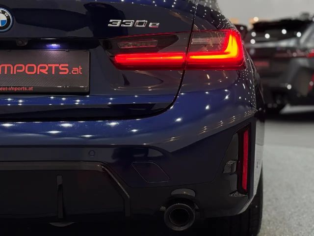 BMW 330 330e M-Sport Sedan xDrive