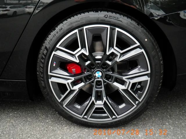 BMW i5 eDrive40
