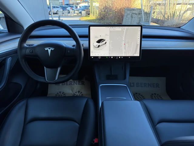 Tesla Model 3 RWD