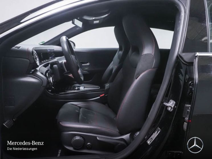 Mercedes-Benz CLA 200 AMG Line Shooting Brake