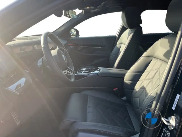 BMW 520 520i M-Sport Sedan