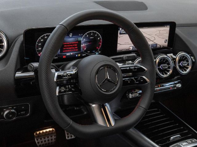 Mercedes-Benz GLA 180 AMG Line