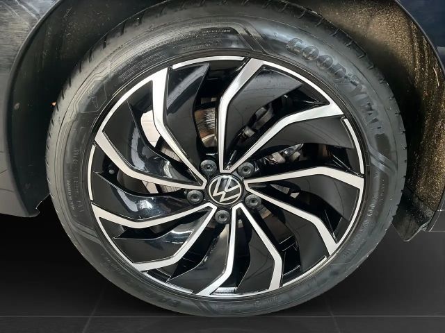 Volkswagen Golf 1.5 eTSI DSG Life Variant