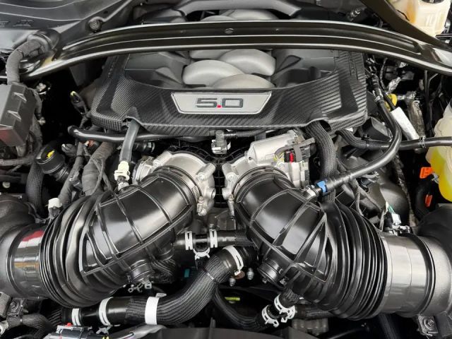 Ford Mustang Convertible GT 5.0 V8