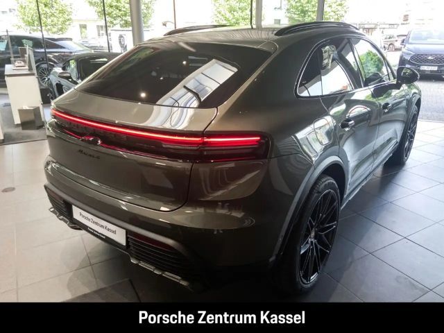 Porsche Macan 4