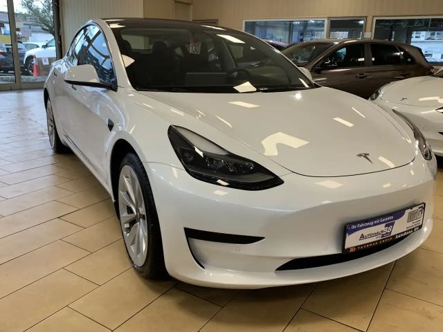 Tesla Model 3 RWD