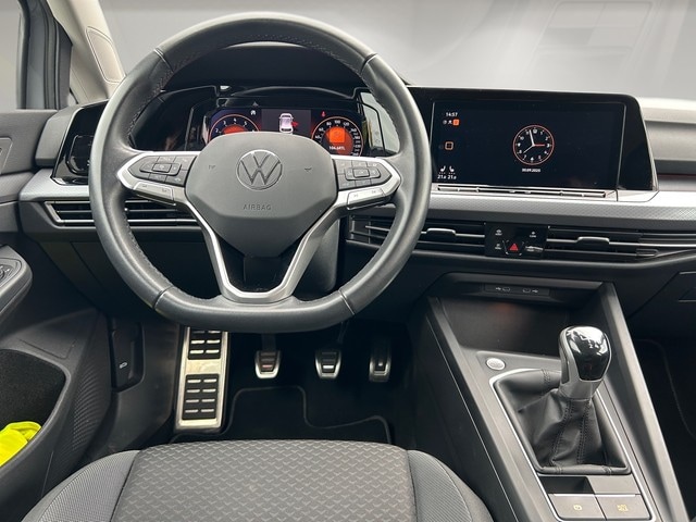 Volkswagen Golf Golf 1.5TSI Active NAVI+LED+APP-CONN+SITZHZ+++