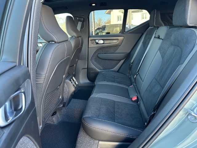 Volvo XC40 Dark Plus