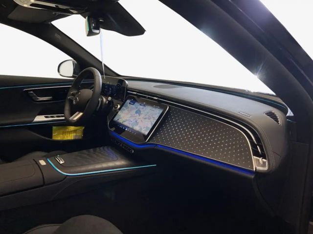 Mercedes-Benz E 200 Sedan