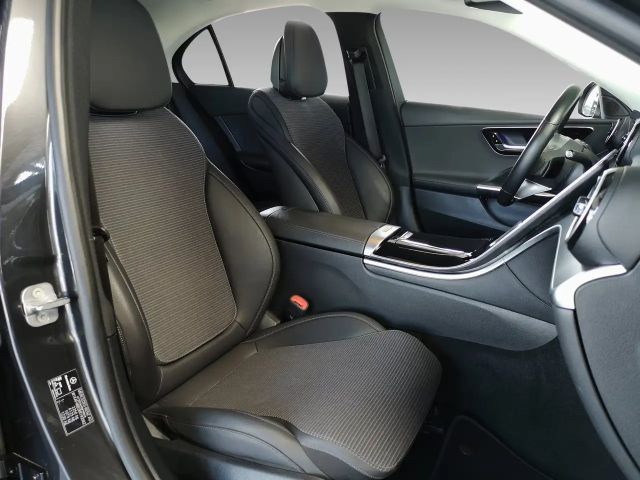 Mercedes-Benz C 180 AVANTGARDE Sedan