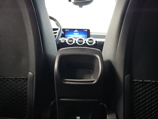 Mercedes-Benz A 180 AMG Line