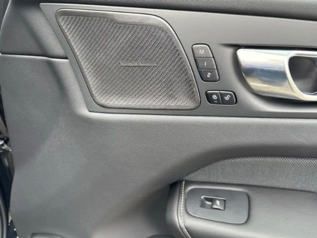 Volvo XC60 Dark Plus