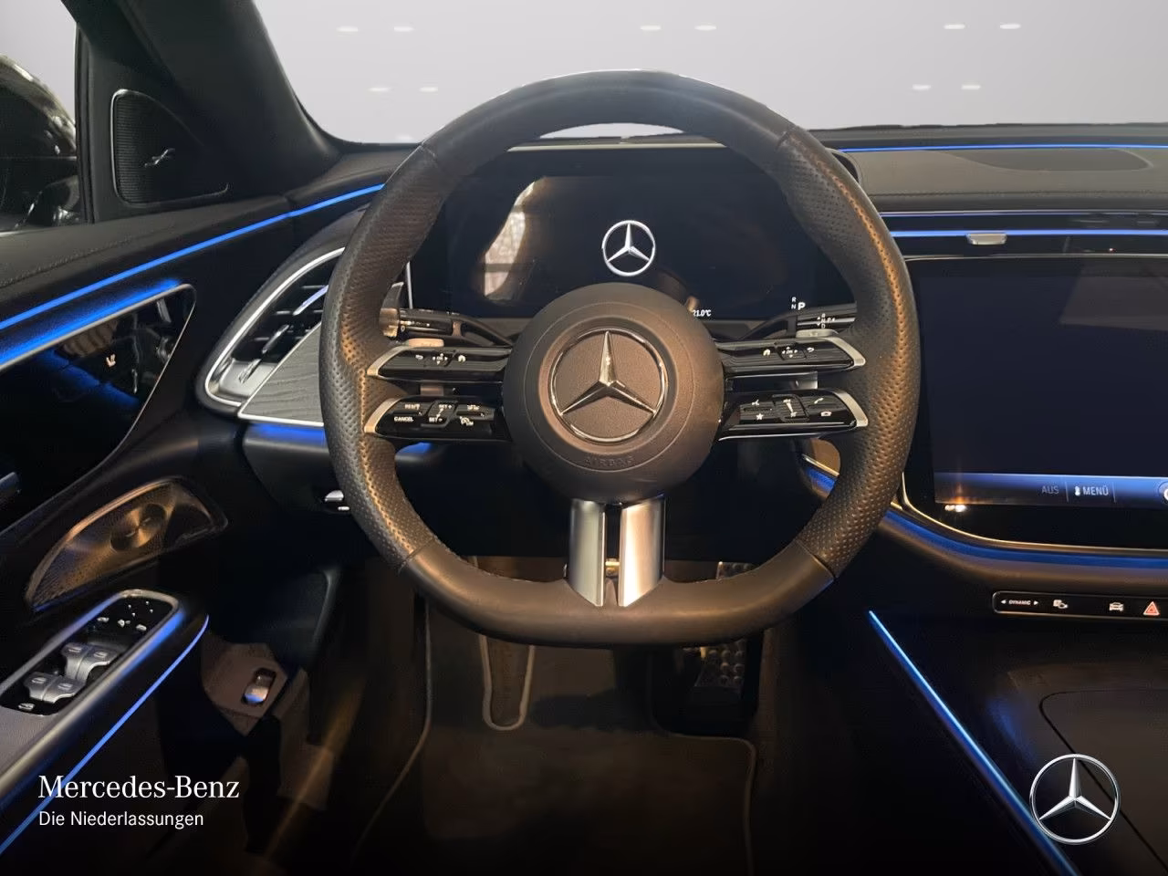 Mercedes-Benz E 200 AMG Line Sedan