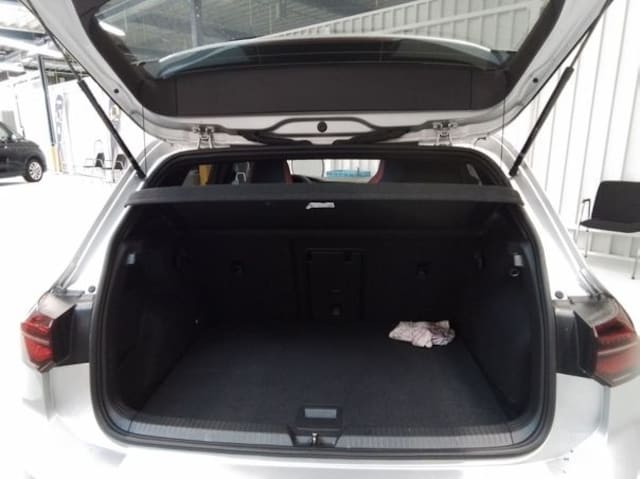 Volkswagen Golf 2.0 TSI IQ.Drive