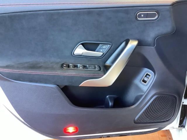 Mercedes-Benz CLA 200 AMG Line Shooting Brake