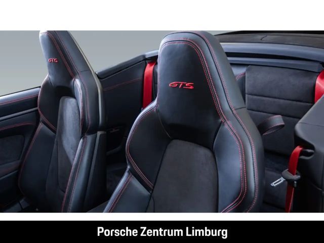 Porsche 992 Cabrio Carrera GTS