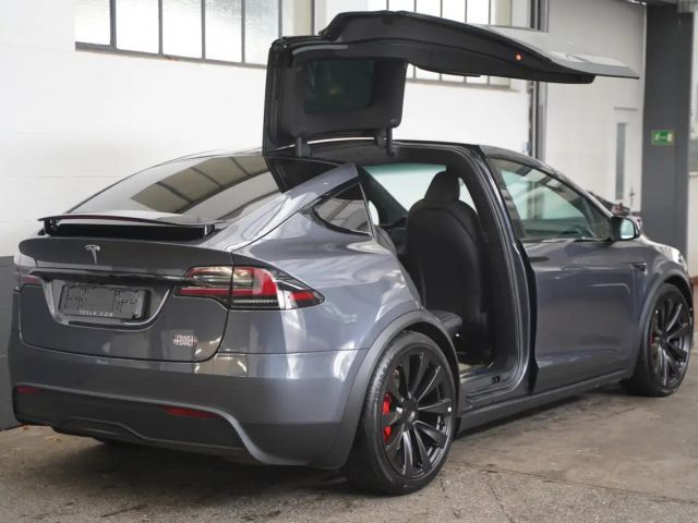 Tesla Model X Plaid