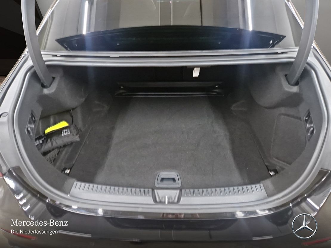 Mercedes-Benz E 200 Sedan